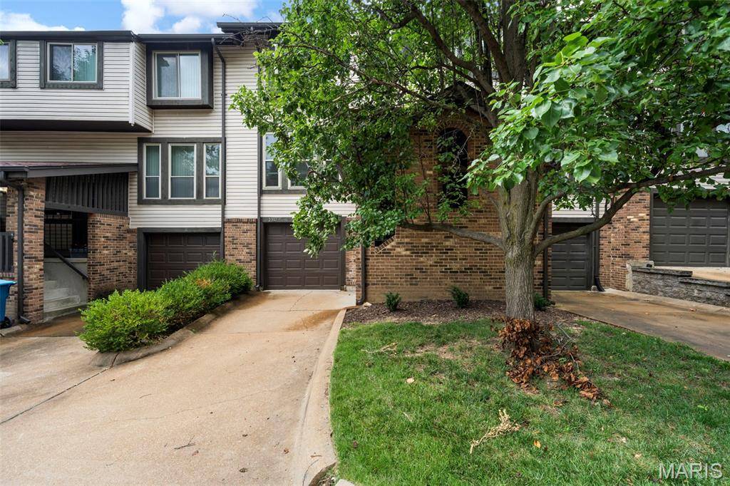 2317 Driftwood PL, Maryland Heights, MO 63146