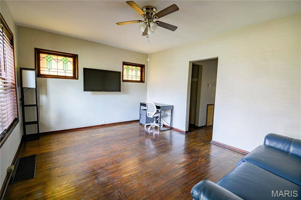 3924 Miami ST, St Louis, MO 63116