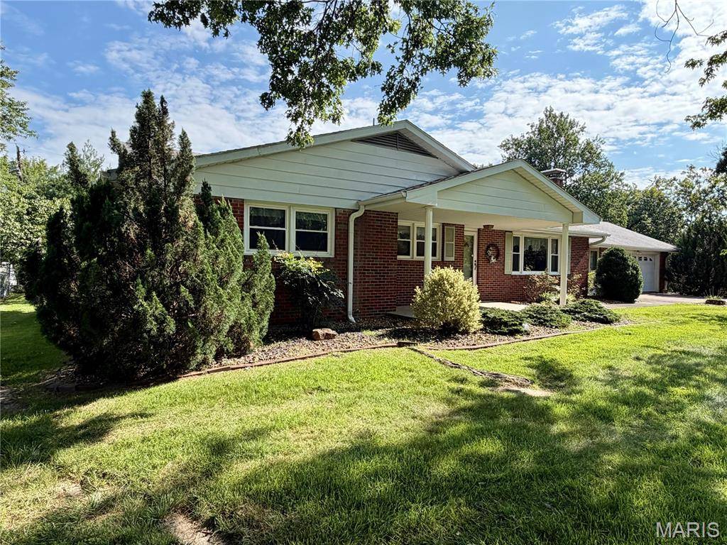 266 Grandview DR, Jackson, MO 63755