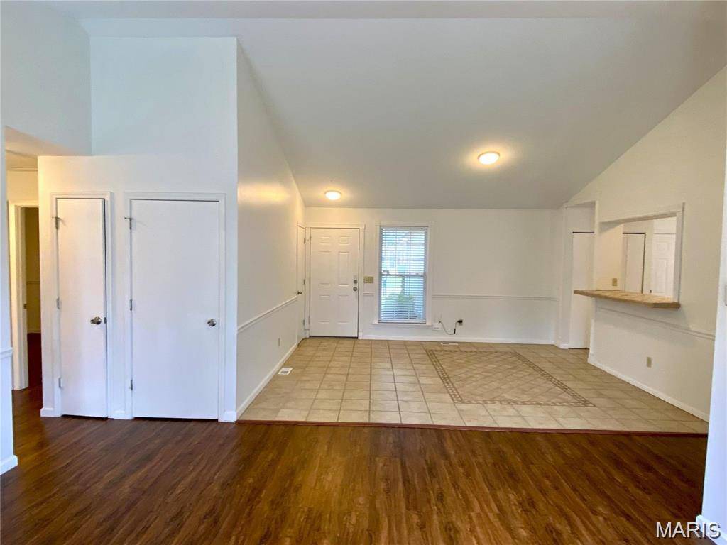 16455 Hampden PL, Florissant, MO 63034