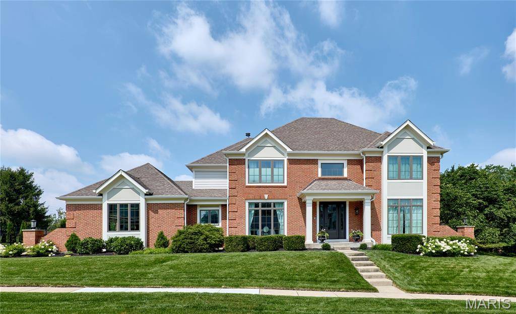 2323 Wellington Estates DR, Chesterfield, MO 63017