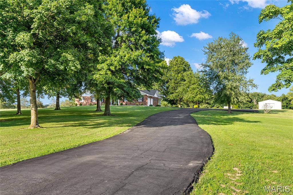 794 Linns Mill RD, Troy, MO 63379
