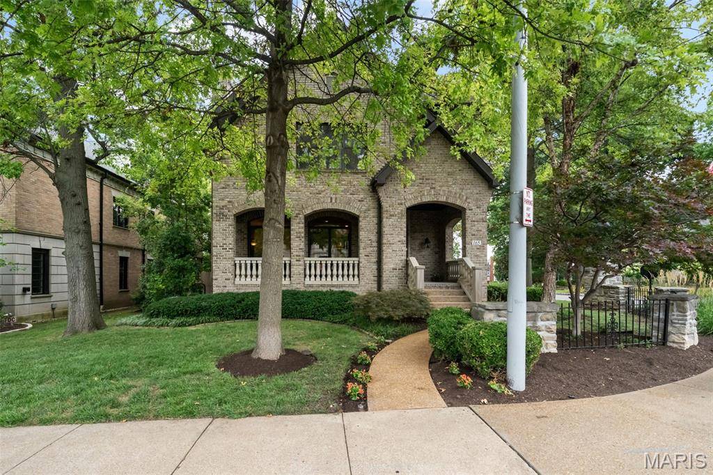 165 Gay AVE, Clayton, MO 63105