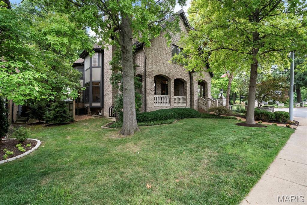 165 Gay AVE, Clayton, MO 63105