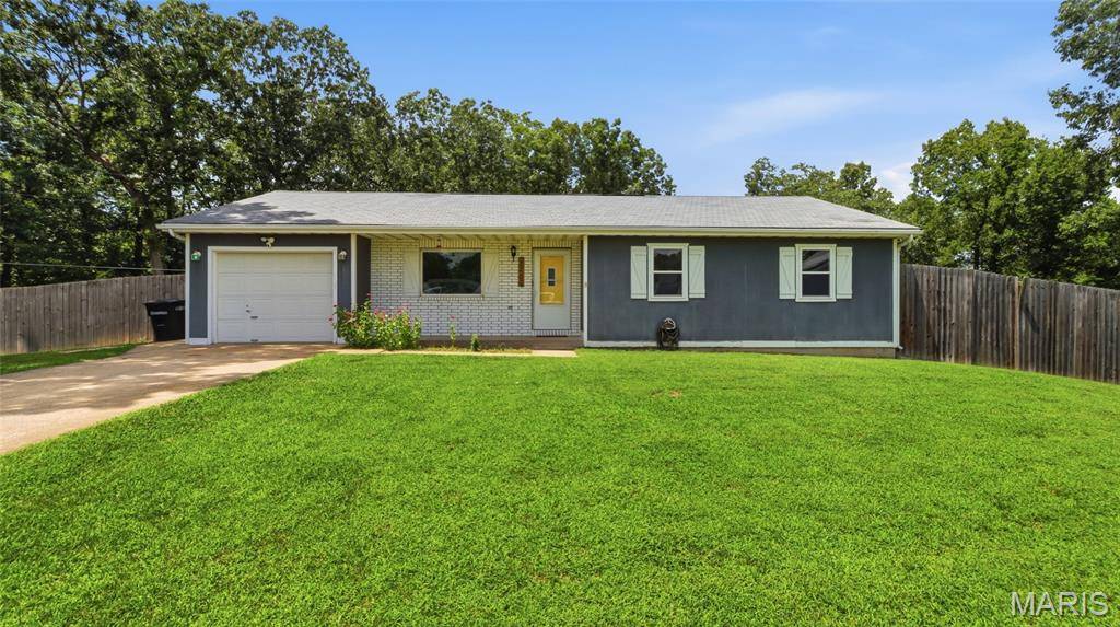 20599 Snicker CT, Waynesville, MO 65583