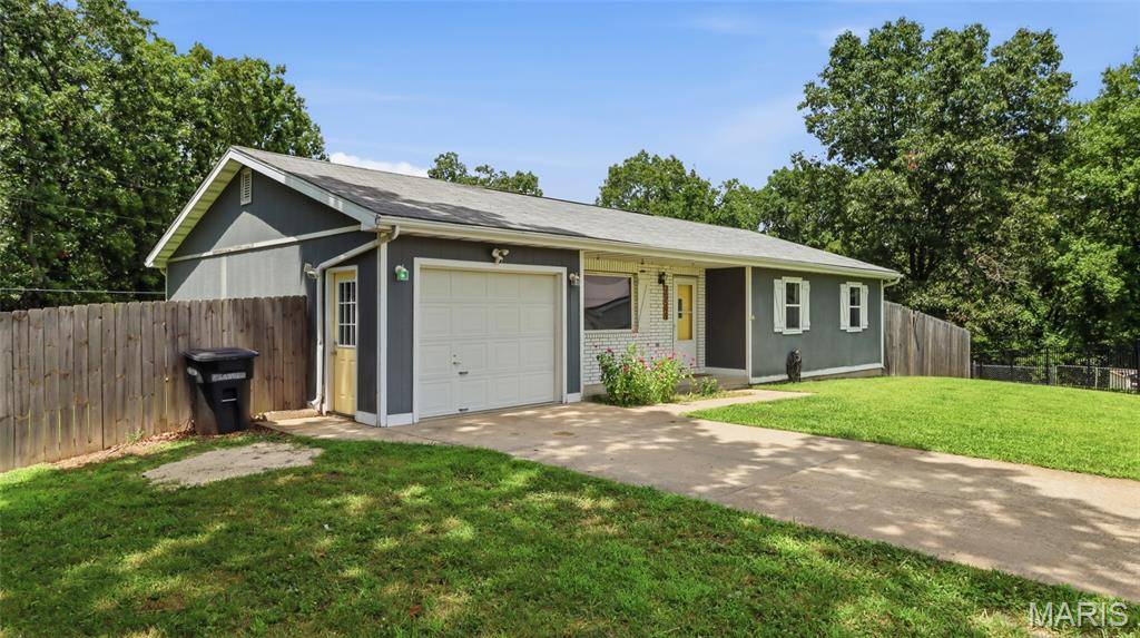 20599 Snicker CT, Waynesville, MO 65583