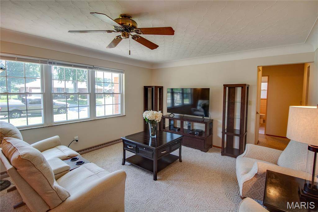 5506 Ladue DR, Godfrey, IL 62035