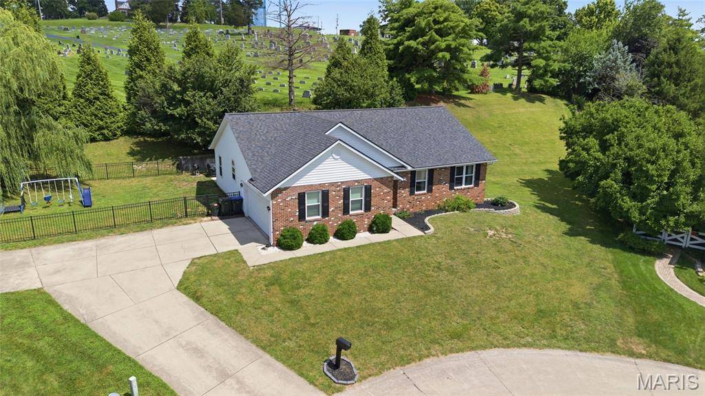10 Spring Terrace CT, Columbia, IL 62236