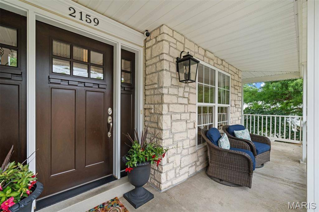 2159 Oak DR, Crystal Lake Park, MO 63131