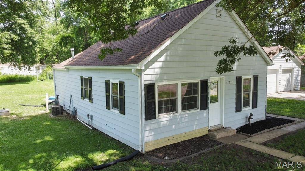 1204 Williamson AVE, Williamson, IL 62088