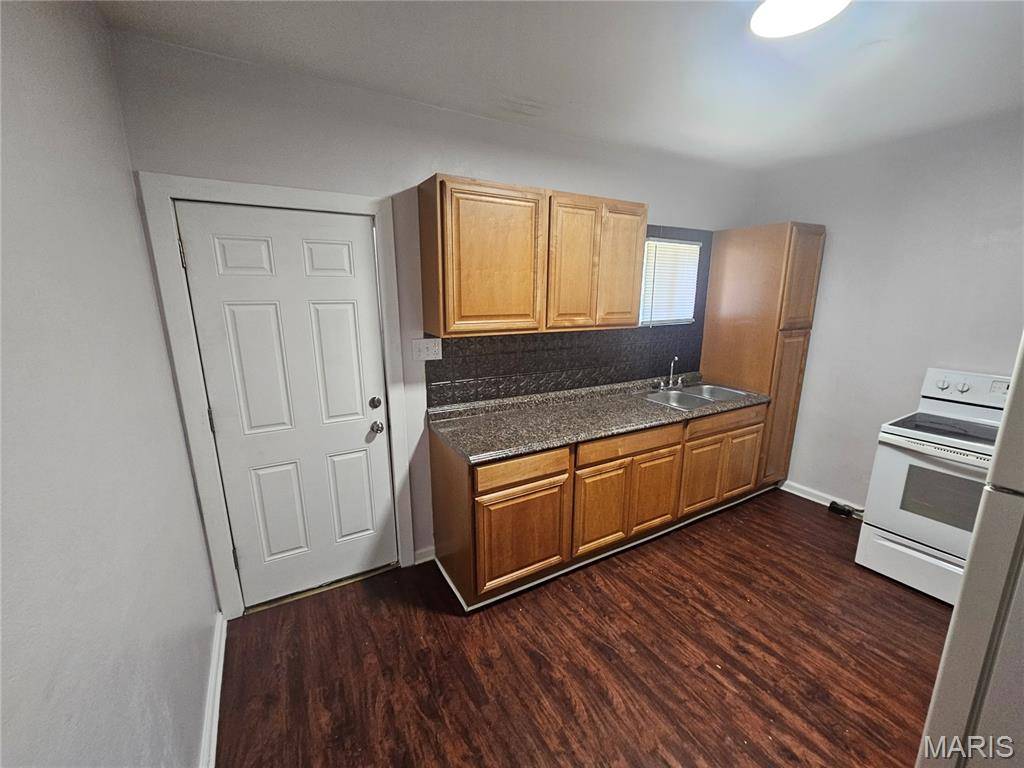 219 N High ST, Belleville, IL 62220