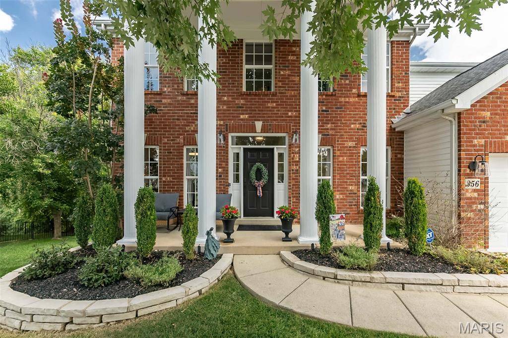 356 Carr Manor CT, Ballwin, MO 63021