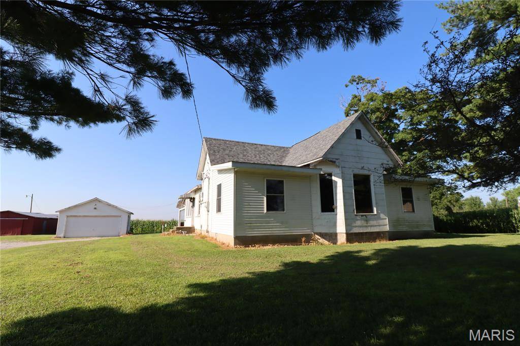 1808 Pleasant Mound AVE, Smithboro, IL 62284