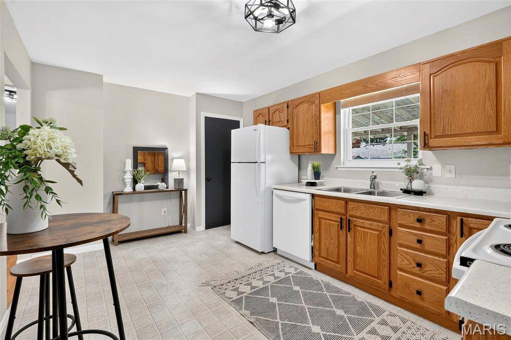 807 Saint Bernard DR, O'fallon, MO 63366