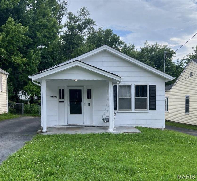 2935 Walton RD, Overland, MO 63114