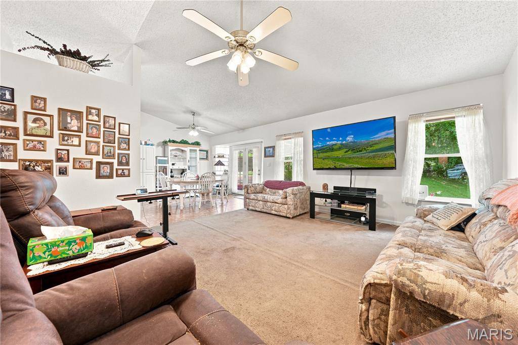 947 Falcon DR, Imperial, MO 63052