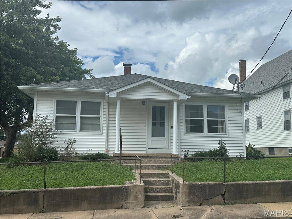 105 E Main ST, Steeleville, IL 62288