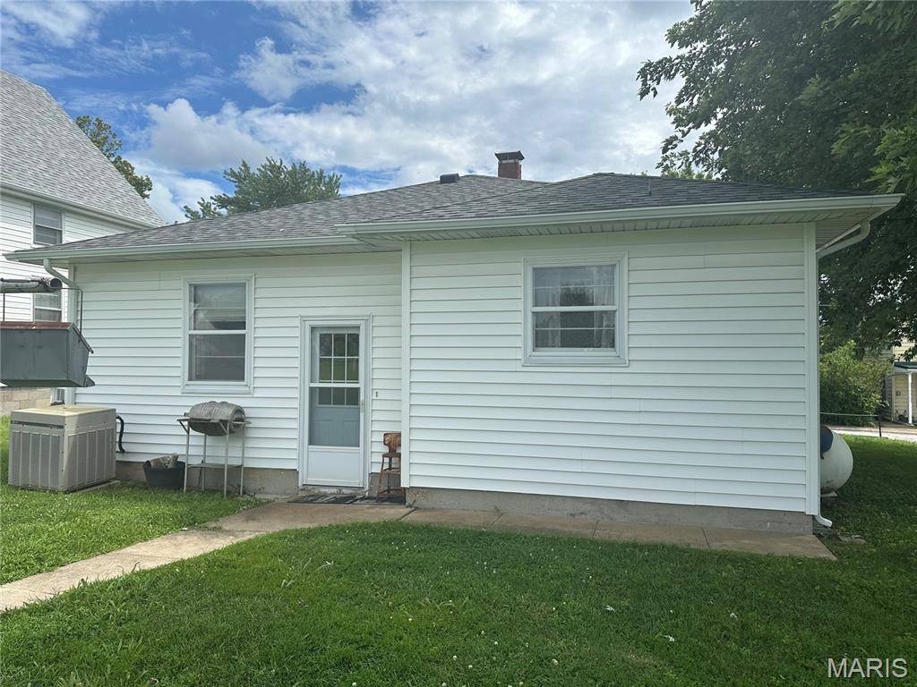 105 E Main ST, Steeleville, IL 62288
