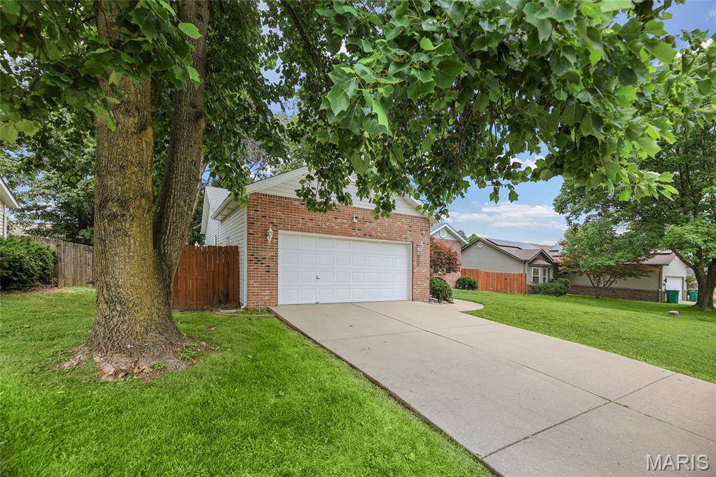 1314 Terrace Green LN, O'fallon, IL 62269