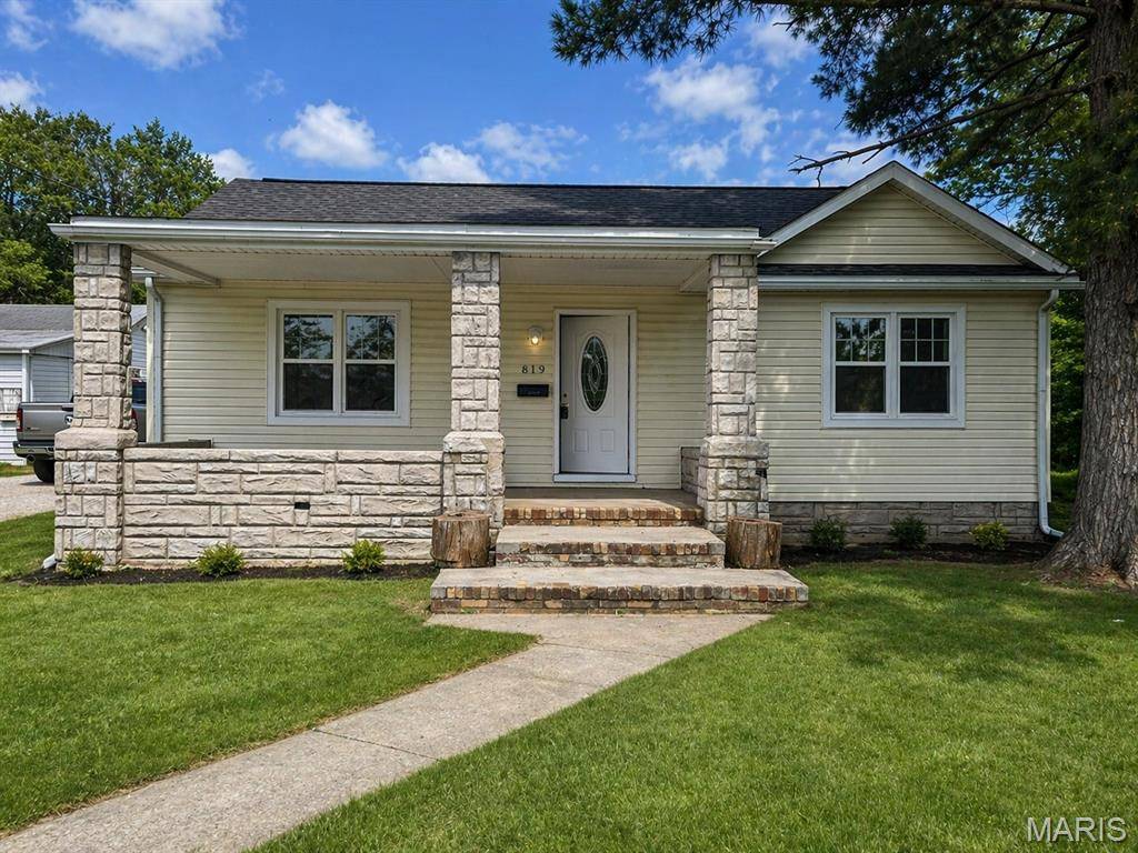 819 Mildred AVE, Cahokia, IL 62206