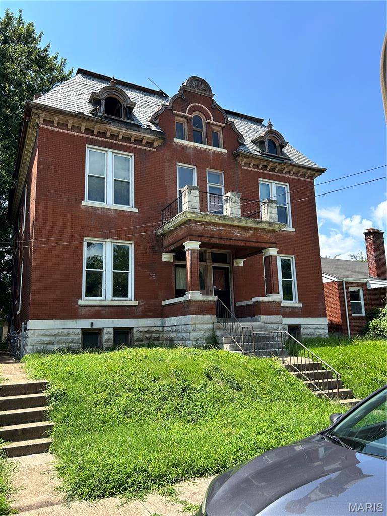 8447 Newby ST, St Louis, MO 63147