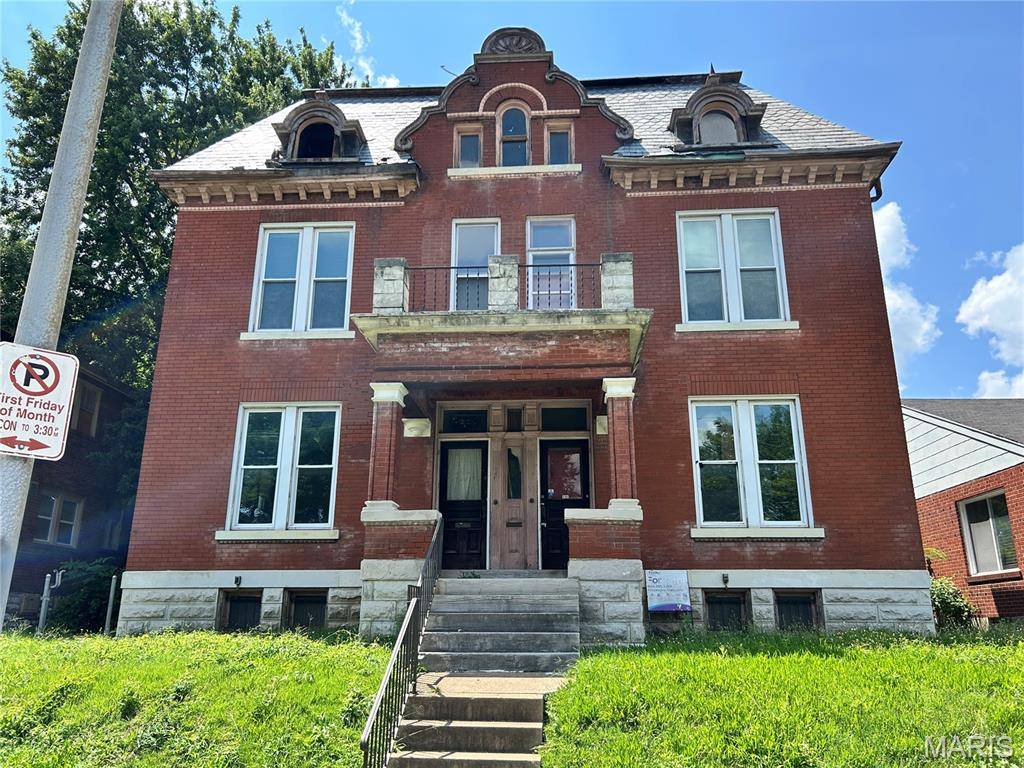 8447 Newby ST, St Louis, MO 63147