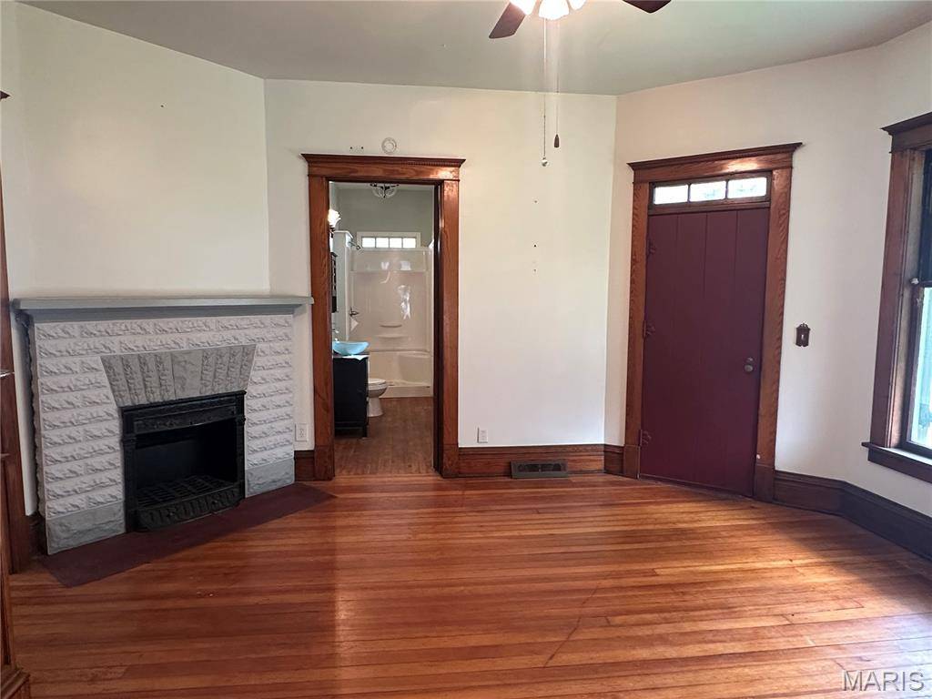 707 N Main ST, White Hall, IL 62092