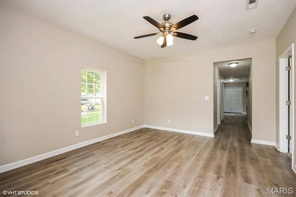 713 S Jackson ST, Litchfield, IL 62056