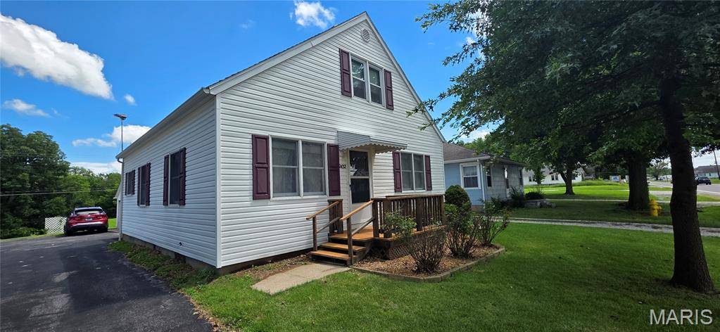2432 State ST, Chester, IL 62233