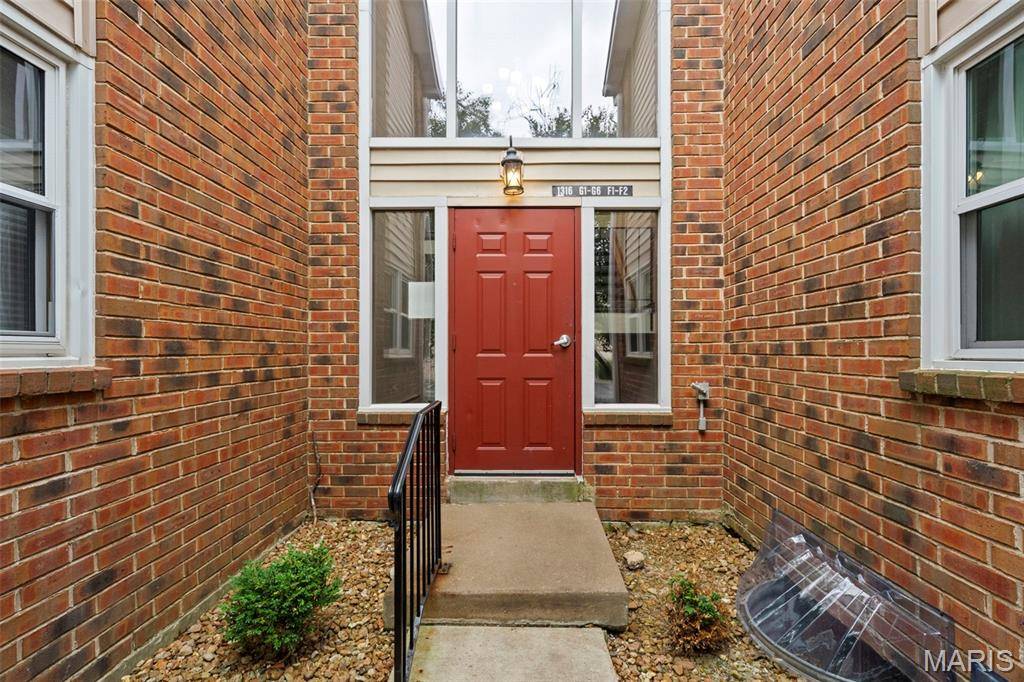 1316 Holgate DR #F1, Ballwin, MO 63021