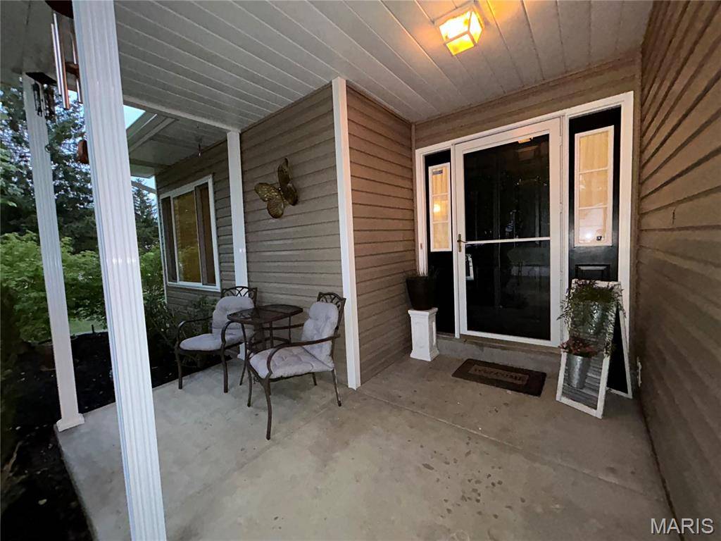 1908 Mid Summer DR, Imperial, MO 63052