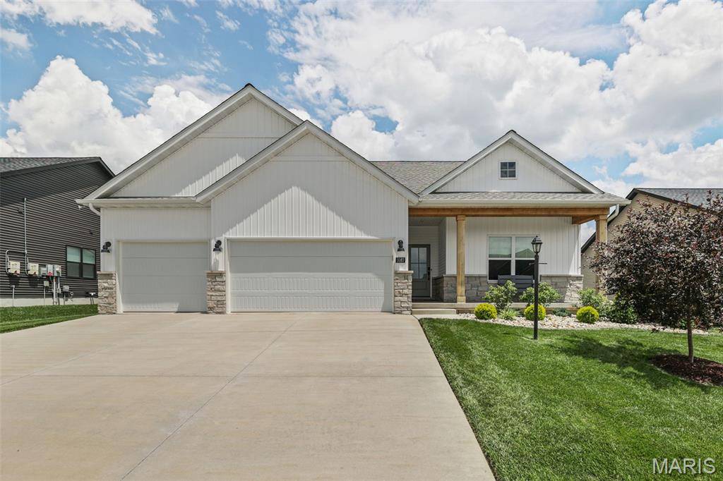 3167 Ashley DR, Glen Carbon, IL 62034