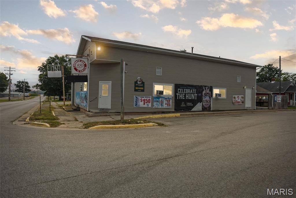 102 W Locust ST, Fieldon, IL 62031
