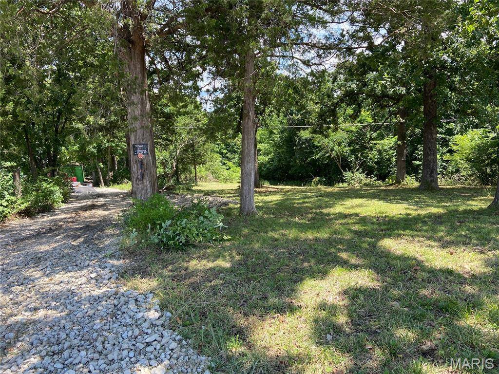 3744 Athena School RD, De Soto, MO 63020