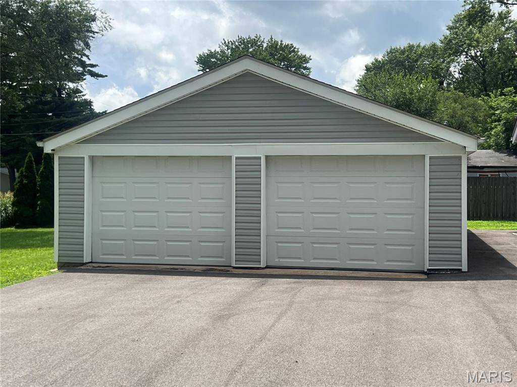 117 Edgewood DR, Belleville, IL 62223