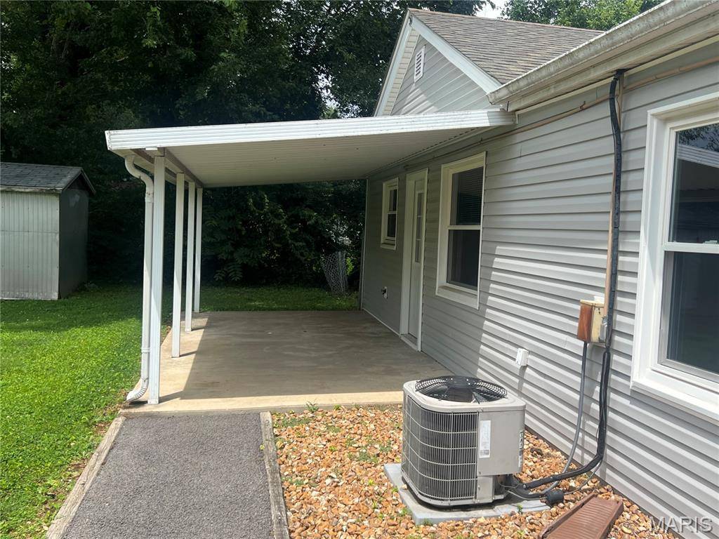 117 Edgewood DR, Belleville, IL 62223