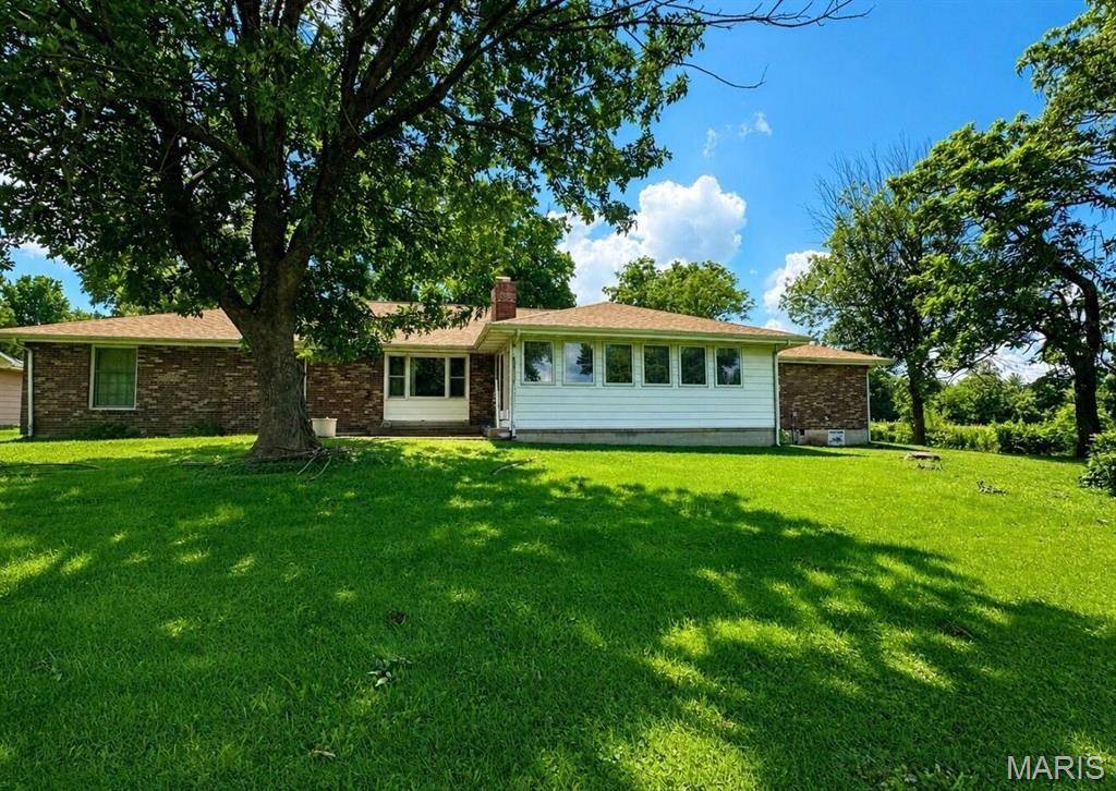 528 Home DR, St James, MO 65559