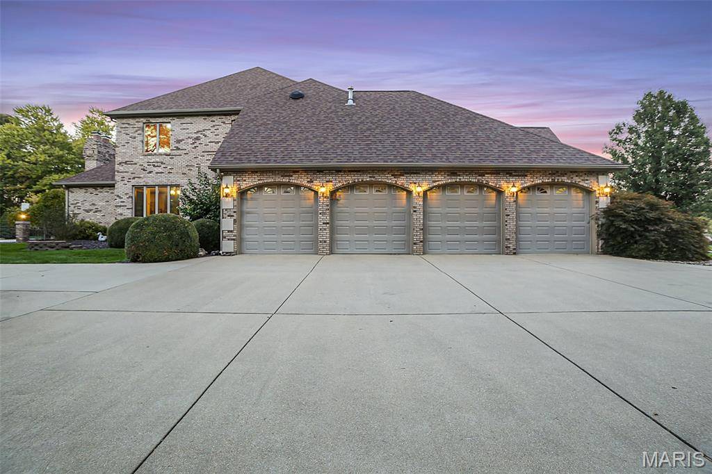 614 Lower Marine RD, Troy, IL 62294