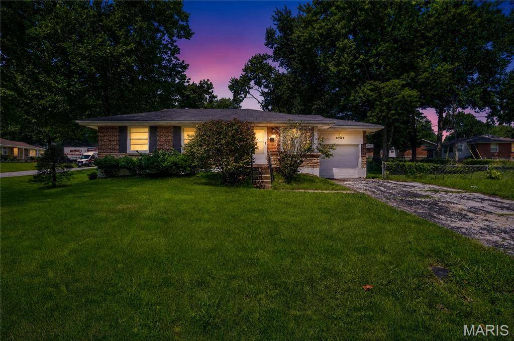 9765 Colony DR, St Louis, MO 63137