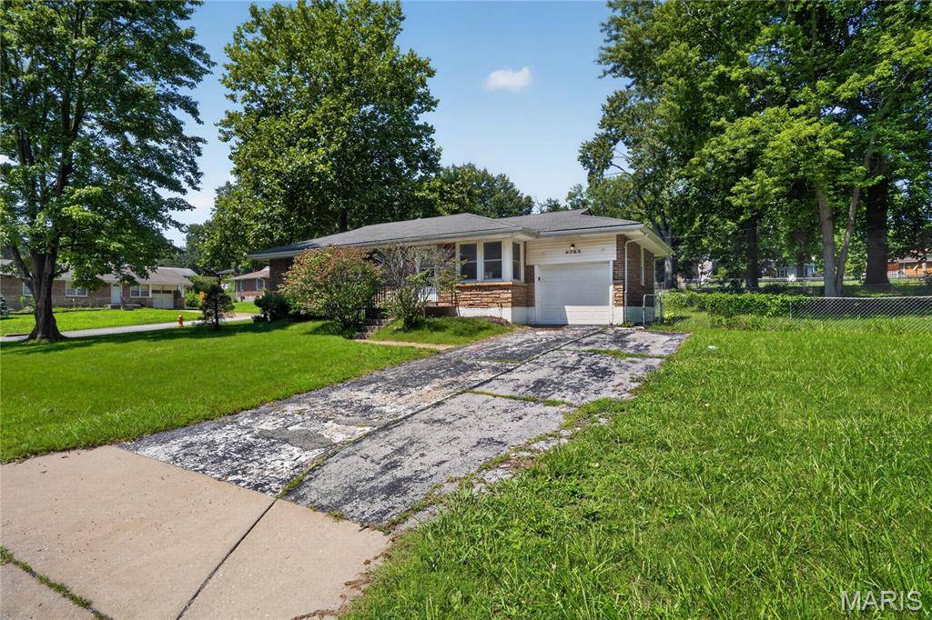 9765 Colony DR, St Louis, MO 63137