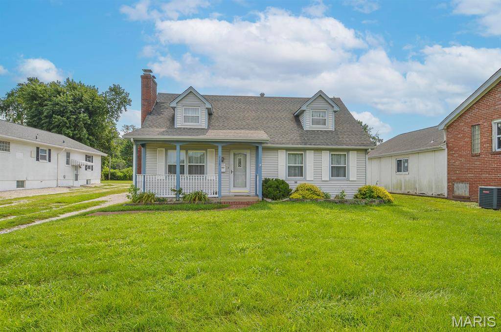 2552 Frank Scott Pkwy W, Belleville, IL 62223