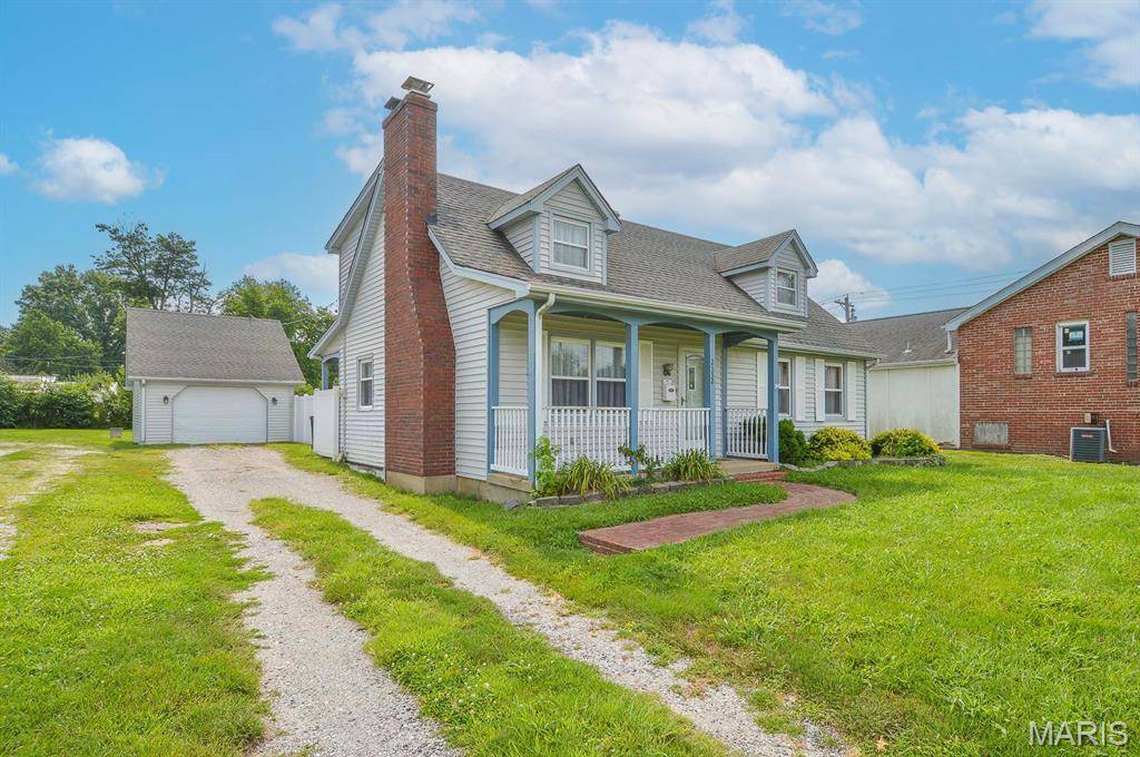 2552 Frank Scott Pkwy W, Belleville, IL 62223