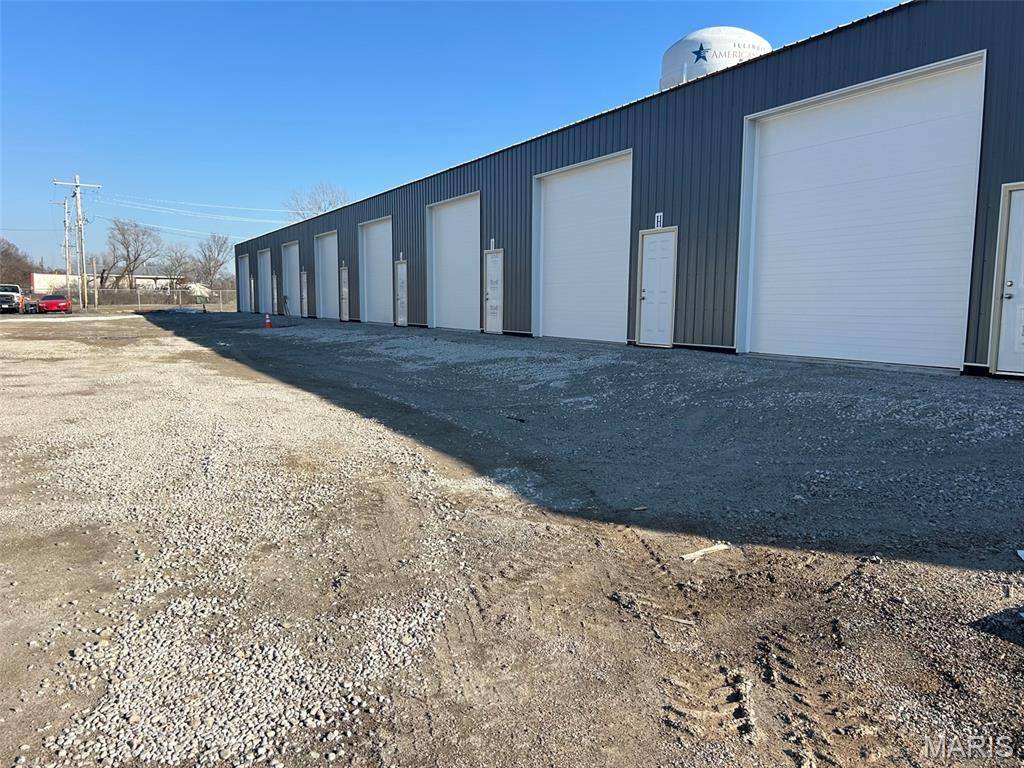 5327 Godfrey RD, Godfrey, IL 62035
