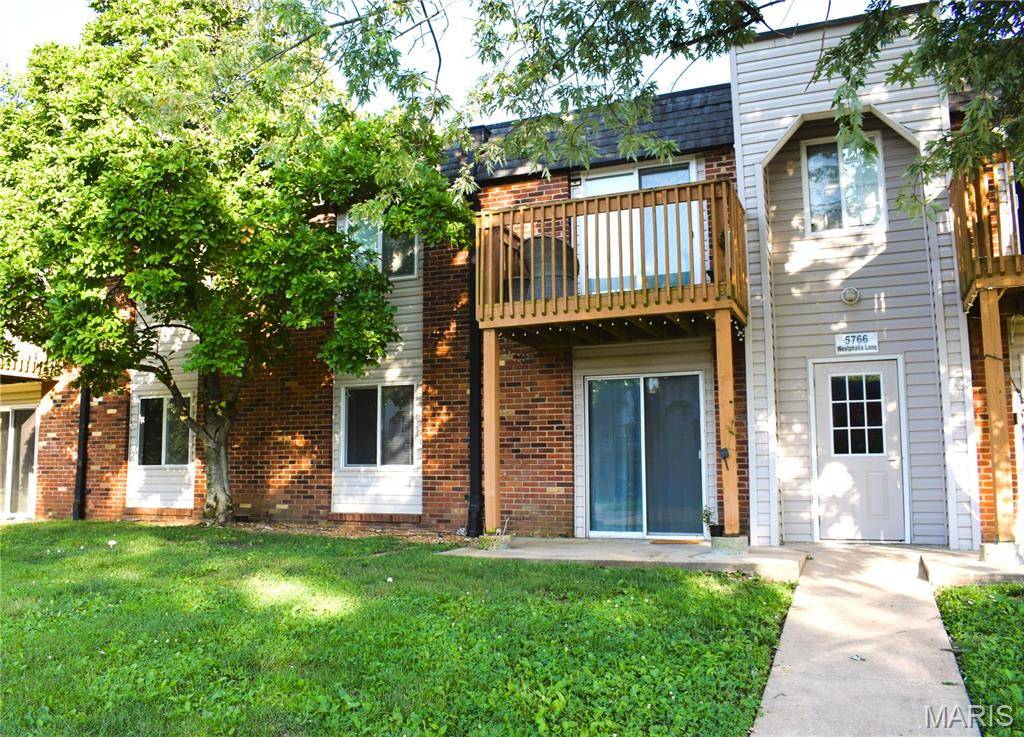 5766 Westphalia LN #B, Oakville, MO 63129