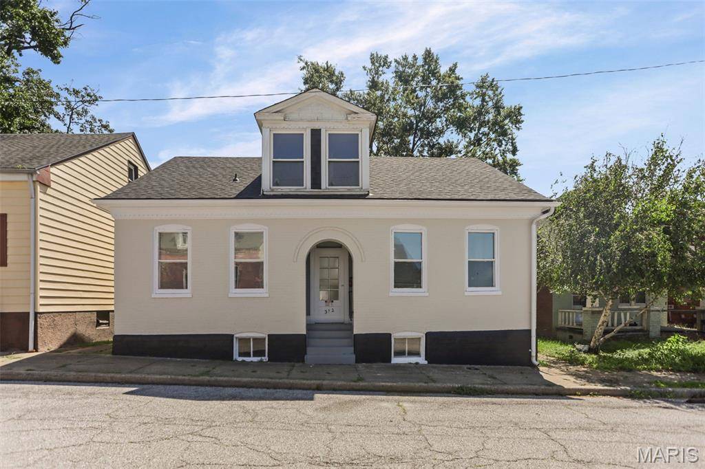 312 S Jackson ST, Belleville, IL 62220