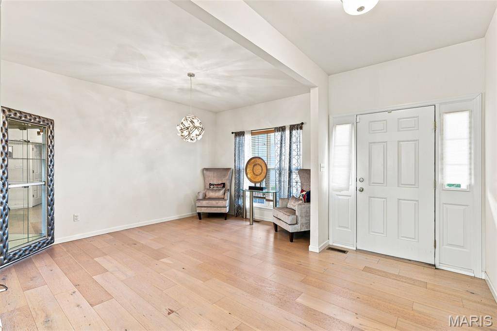 3916 Albers Pointe DR, Florissant, MO 63034