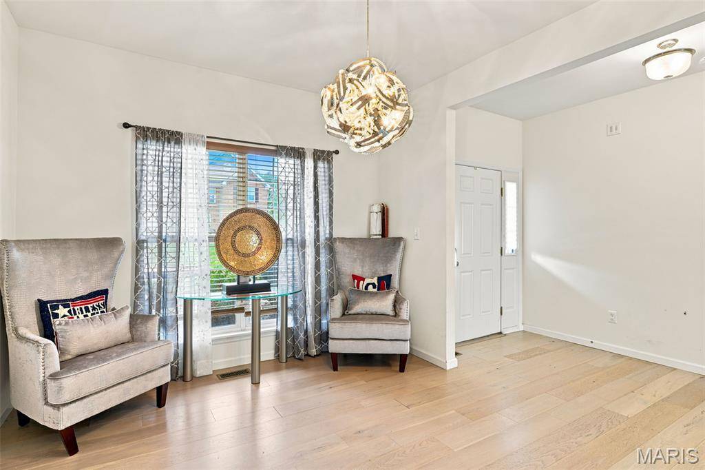 3916 Albers Pointe DR, Florissant, MO 63034