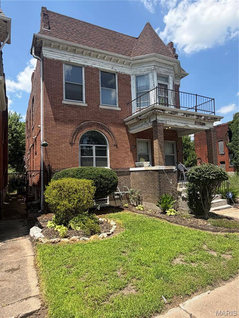 1327 Goodfellow BLVD, St Louis, MO 63112