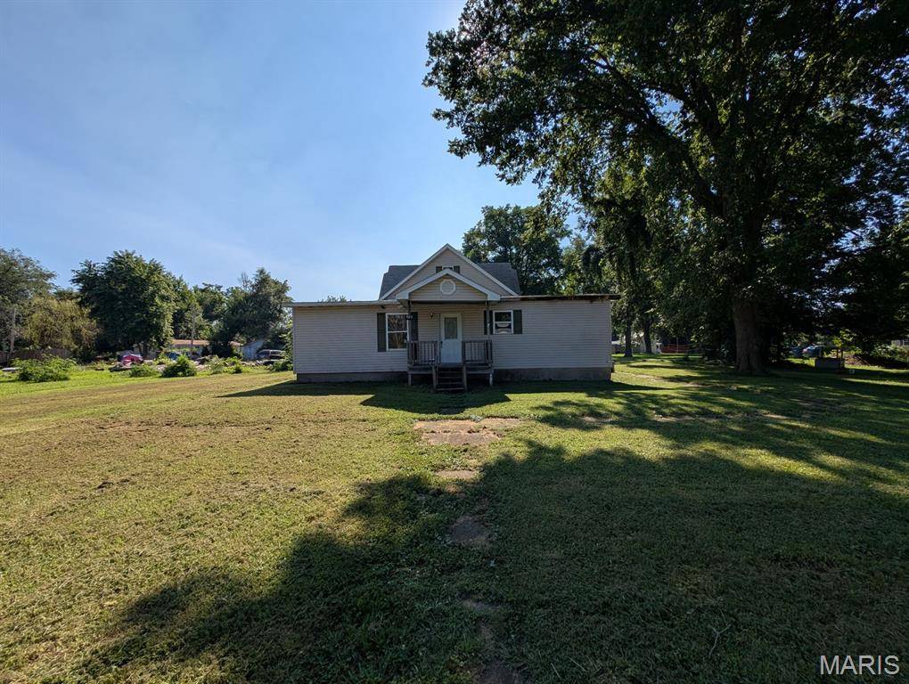 405 Academy ST, Pocahontas, IL 62275