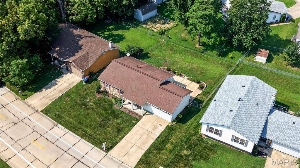 308 W Sunny Hill BLVD, St Peters, MO 63376